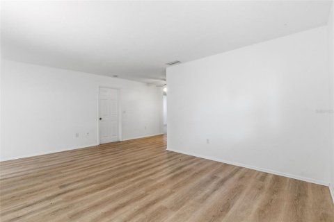 Immobilier commercial à vendre à Sarasota, Floride: 6 chambres, 196.77 m2 № 2147429 - photo 13