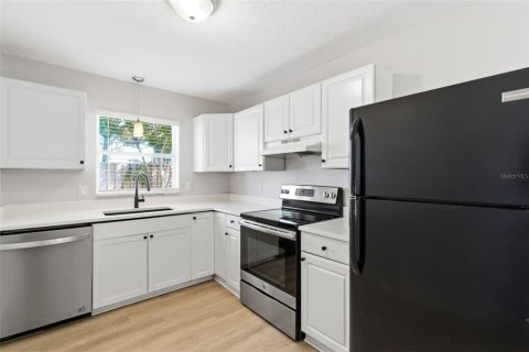 Immobilier commercial à vendre à Sarasota, Floride: 6 chambres, 196.77 m2 № 2147429 - photo 7