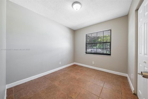 House in Pompano Beach, Florida 3 bedrooms, 100.33 sq.m. № 1689333 - photo 15