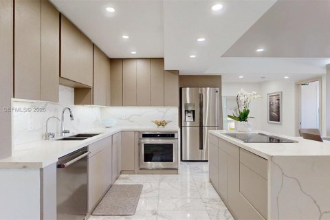 Copropriété à louer à Hallandale Beach, Floride: 2 chambres, 130.06 m2 № 2020996 - photo 3