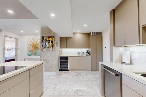 Copropriété à louer à Hallandale Beach, Floride: 2 chambres, 130.06 m2 № 2020996 - photo 6