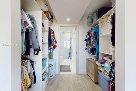 Copropriété à louer à Hallandale Beach, Floride: 2 chambres, 130.06 m2 № 2020996 - photo 28