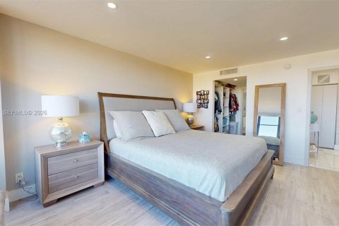 Copropriété à louer à Hallandale Beach, Floride: 2 chambres, 130.06 m2 № 2020996 - photo 27