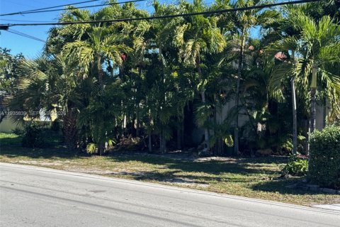 Villa ou maison à vendre à Miami, Floride: 2 chambres, 75.07 m2 № 1994132 - photo 8
