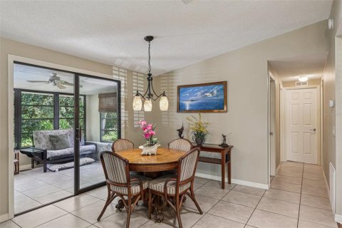 House in Lady Lake, Florida 2 bedrooms, 128.95 sq.m. № 1876060 - photo 10