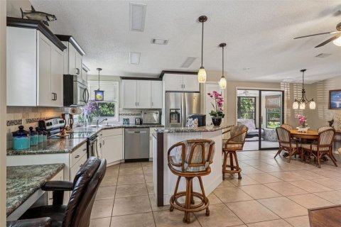 House in Lady Lake, Florida 2 bedrooms, 128.95 sq.m. № 1876060 - photo 15