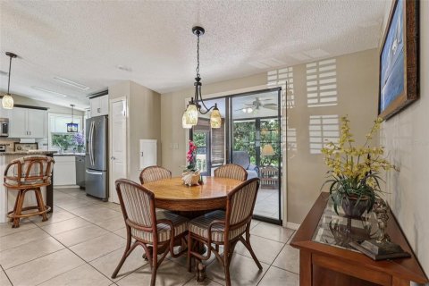 House in Lady Lake, Florida 2 bedrooms, 128.95 sq.m. № 1876060 - photo 11