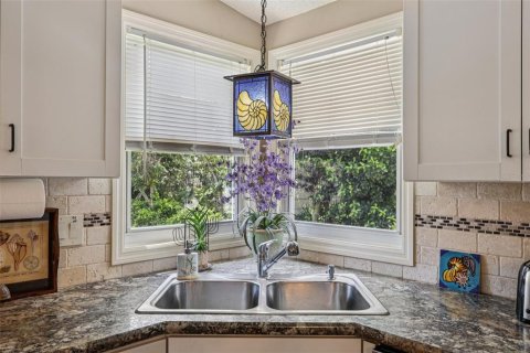 House in Lady Lake, Florida 2 bedrooms, 128.95 sq.m. № 1876060 - photo 17