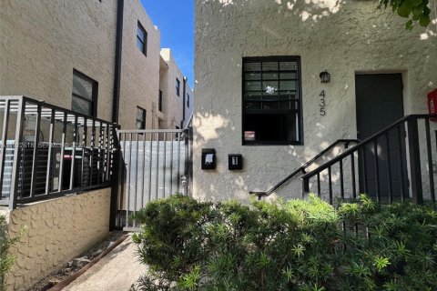 Villa ou maison à louer à Miami, Floride: 1 chambre, 51.1 m2 № 1983542 - photo 5