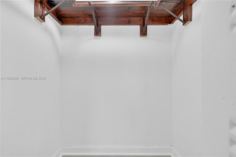 Condo in Miami, Florida, 2 bedrooms  № 1987675 - photo 22