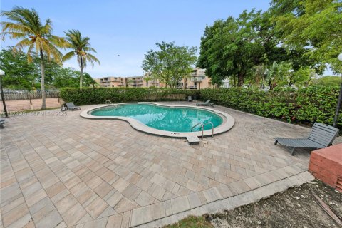 Condo in Miami, Florida, 2 bedrooms  № 1987675 - photo 26