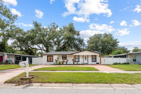 Casa en venta en Tampa, Florida, 3 dormitorios, 116.22 m2 № 2369329 - foto 2