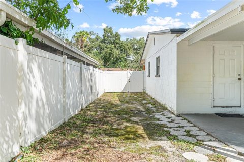 Casa en venta en Tampa, Florida, 3 dormitorios, 116.22 m2 № 2369329 - foto 22