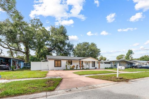 Casa en venta en Tampa, Florida, 3 dormitorios, 116.22 m2 № 2369329 - foto 3