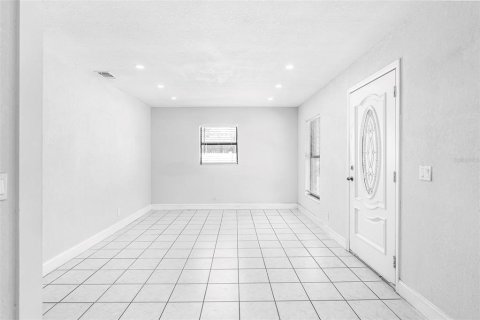 Casa en venta en Tampa, Florida, 3 dormitorios, 116.22 m2 № 2369329 - foto 11