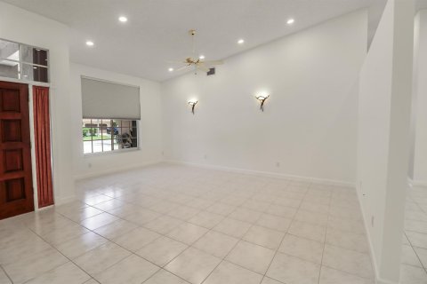House in Plantation, Florida 4 bedrooms, 321.53 sq.m. № 2191659 - photo 5