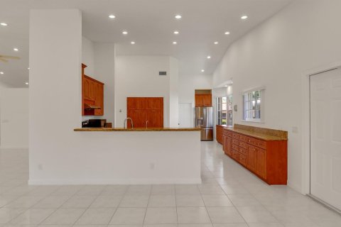 House in Plantation, Florida 4 bedrooms, 321.53 sq.m. № 2191659 - photo 17