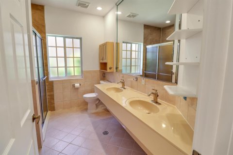 House in Plantation, Florida 4 bedrooms, 321.53 sq.m. № 2191659 - photo 30