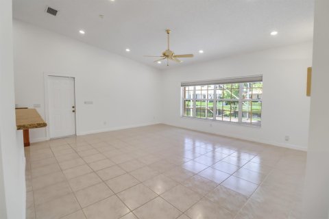 House in Plantation, Florida 4 bedrooms, 321.53 sq.m. № 2191659 - photo 13