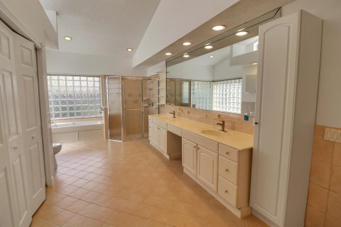 House in Plantation, Florida 4 bedrooms, 321.53 sq.m. № 2191659 - photo 25