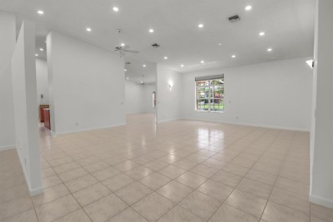 House in Plantation, Florida 4 bedrooms, 321.53 sq.m. № 2191659 - photo 9