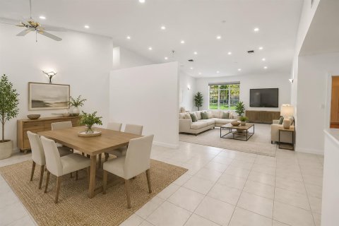 House in Plantation, Florida 4 bedrooms, 321.53 sq.m. № 2191659 - photo 7