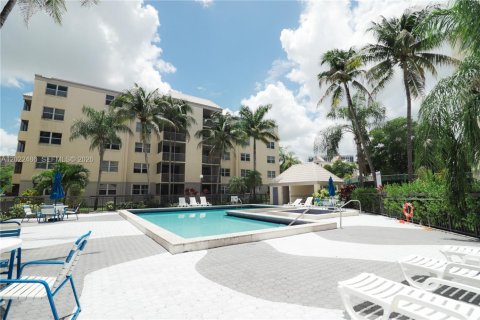 Copropriété à vendre à Doral, Floride: 1 chambre, 75.25 m2 № 2257040 - photo 18