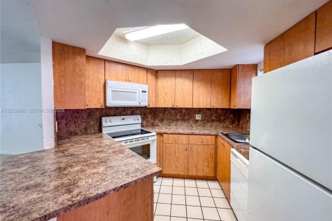 Copropriété à vendre à Doral, Floride: 1 chambre, 75.25 m2 № 2257040 - photo 7