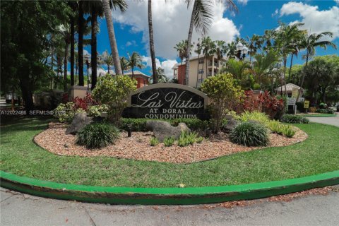 Condominio en Doral, Florida, 1 dormitorio  № 2257040
