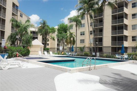 Copropriété à vendre à Doral, Floride: 1 chambre, 75.25 m2 № 2257040 - photo 16