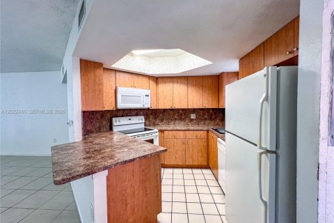 Copropriété à vendre à Doral, Floride: 1 chambre, 75.25 m2 № 2257040 - photo 9