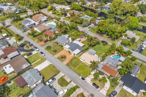 Casa en venta en Hollywood, Florida, 3 dormitorios, 147.16 m2 № 2170853 - foto 16