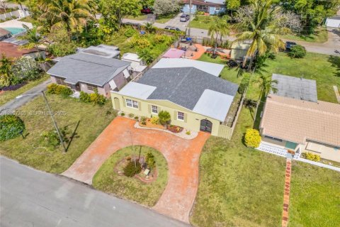 Casa en venta en Hollywood, Florida, 3 dormitorios, 147.16 m2 № 2170853 - foto 14