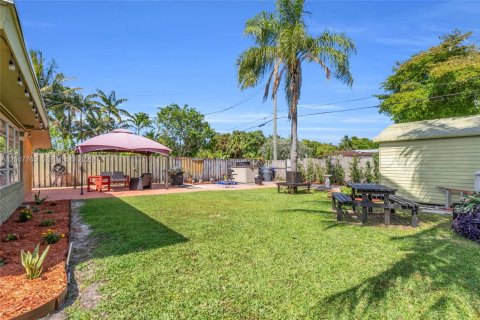 Casa en venta en Hollywood, Florida, 3 dormitorios, 147.16 m2 № 2170853 - foto 10