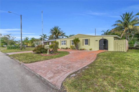 Casa en venta en Hollywood, Florida, 3 dormitorios, 147.16 m2 № 2170853 - foto 18