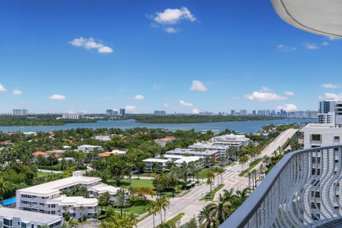 Condo in Bal Harbour, Florida, 3 bedrooms  № 1850528 - photo 15