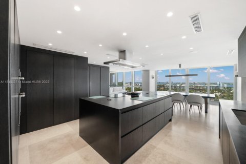 Condo in Bal Harbour, Florida, 3 bedrooms  № 1850528 - photo 10