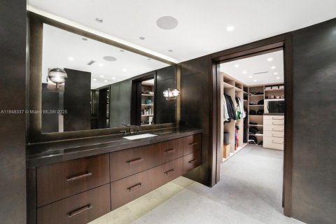 Condo in Bal Harbour, Florida, 3 bedrooms  № 1850528 - photo 26