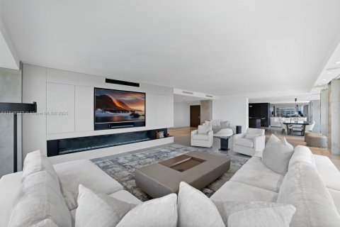 Condo in Bal Harbour, Florida, 3 bedrooms  № 1850528 - photo 1