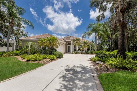 House in University Park, Florida 3 bedrooms, 269.6 sq.m. № 1838501 - photo 3