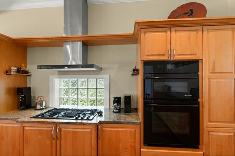 House in University Park, Florida 3 bedrooms, 269.6 sq.m. № 1838501 - photo 21