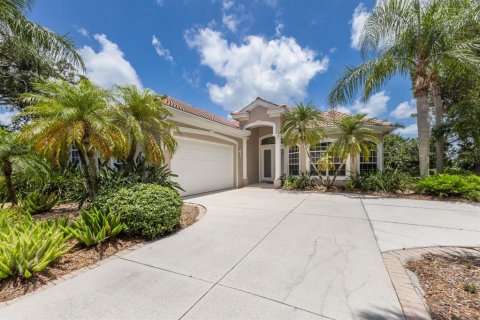 House in University Park, Florida 3 bedrooms, 269.6 sq.m. № 1838501 - photo 2