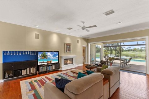 House in University Park, Florida 3 bedrooms, 269.6 sq.m. № 1838501 - photo 12