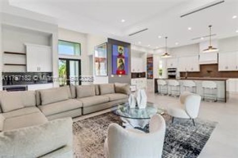 House in Naples, Florida 4 bedrooms, 268.3 sq.m. № 1867646 - photo 7