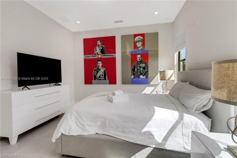 House in Naples, Florida 4 bedrooms, 268.3 sq.m. № 1867646 - photo 27