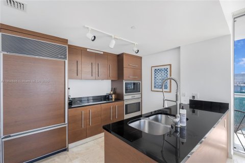 Copropriété à vendre à Miami, Floride: 2 chambres, 119.47 m2 № 1872752 - photo 3