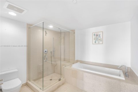 Copropriété à vendre à Miami, Floride: 2 chambres, 119.47 m2 № 1872752 - photo 5