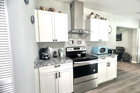 Propiedad comercial en venta en Reddick, Florida, 225.2 m2 № 1873487 - foto 13