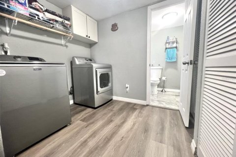 Propiedad comercial en venta en Reddick, Florida, 225.2 m2 № 1873487 - foto 18
