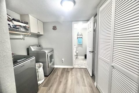 Propiedad comercial en venta en Reddick, Florida, 225.2 m2 № 1873487 - foto 17